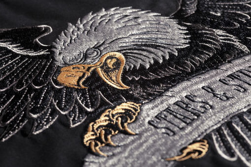Westernhemd Black Eagle schwarz | ein echtes Highlight für Western - Cowboy - Reitfans | aufwendige Verarbeitung und stilvollen Details Western Hemd Black Eagle | by Joc's Country Corner | aufwendig gestckten Adler am Rücken | farblich abgestimmte Kordelpaspelierung | Größen S -3 XL