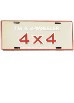 I'm a 4-Wheeler | Retro-Schild im US-Car-Stil mit 4 vorgebohrten Löchern für eine einfache Montage.