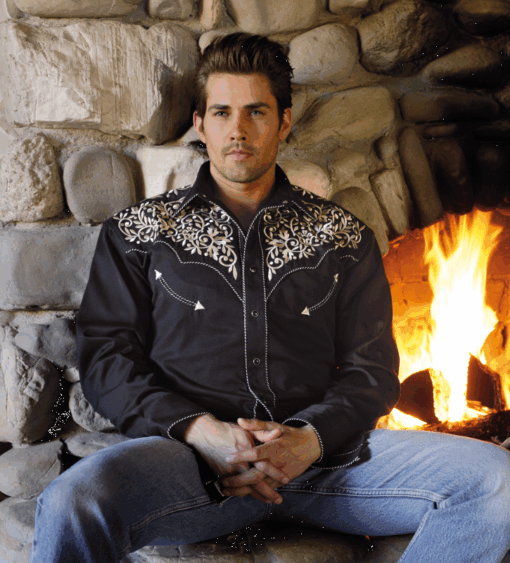Entdeckt den authentischen Western-Style im Partnerlook | edle Damenbluse HOLLY | exquisites Herrenhemd HENRY | aufeinander abgestimmt