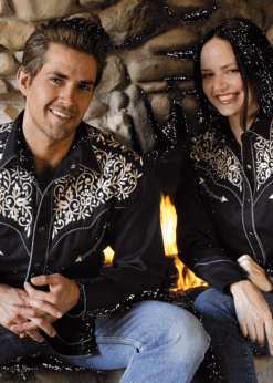 Entdeckt den authentischen Western-Style im Partnerlook | edle Damenbluse HOLLY | exquisites Herrenhemd HENRY | aufeinander abgestimmt