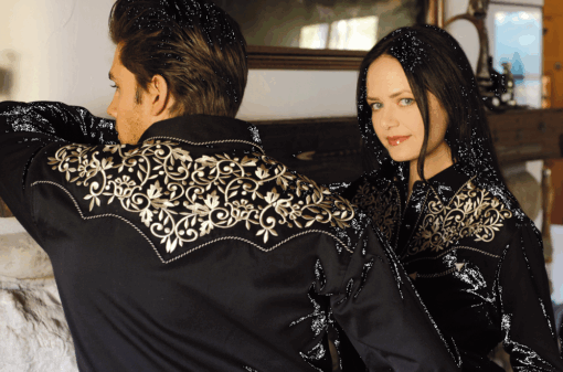 Entdeckt den authentischen Western-Style im Partnerlook | edle Damenbluse HOLLY | exquisites Herrenhemd HENRY | aufeinander abgestimmt