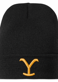Schwarze Yellowstone Beanie mit gelbem Y-Branding auf der Front